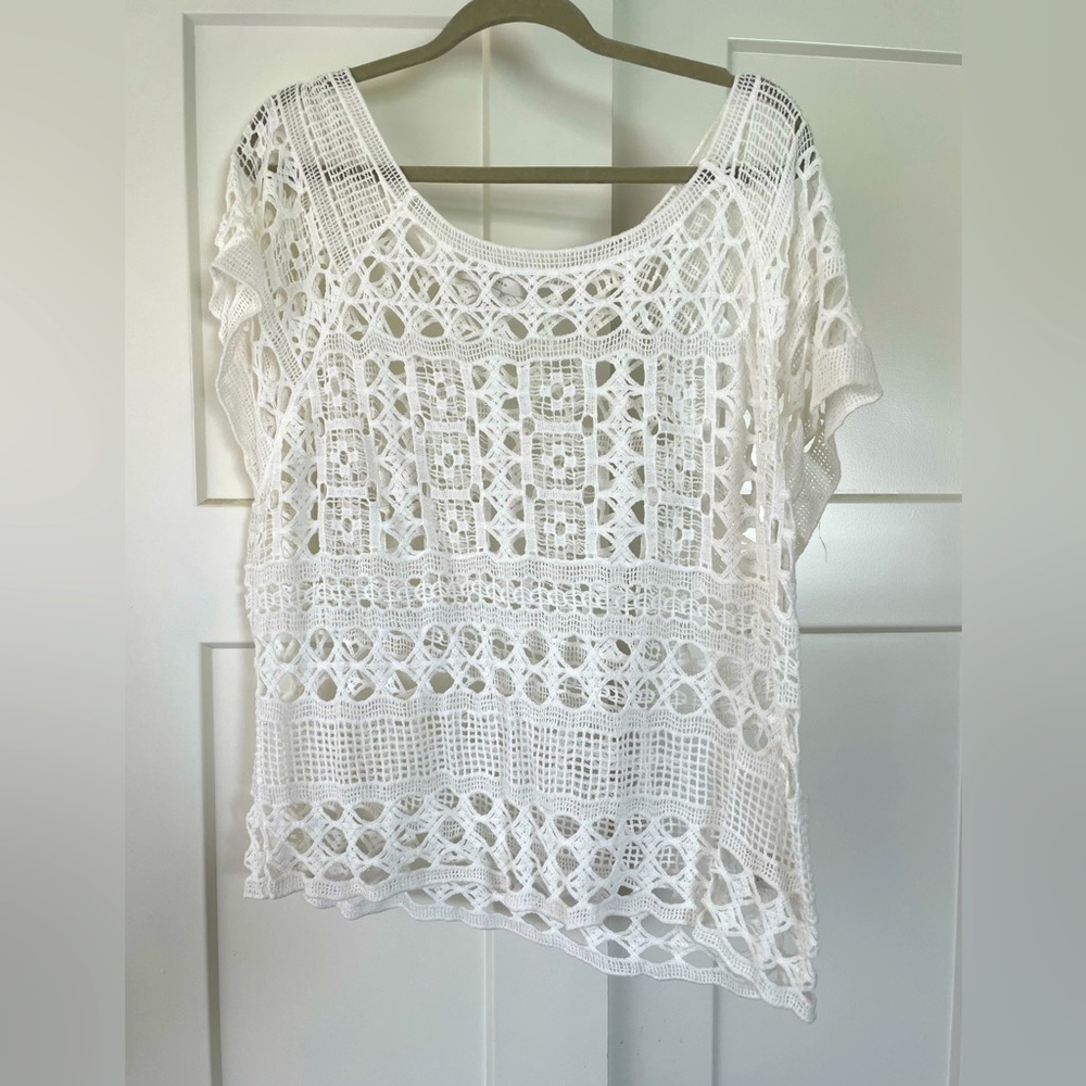 Lauren Conrad Beach crochet knit top